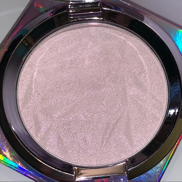 Prismatic Amethyst BECCA Shimmering Skin Perfector Pressed Limted Edition - Picture 4 of 16